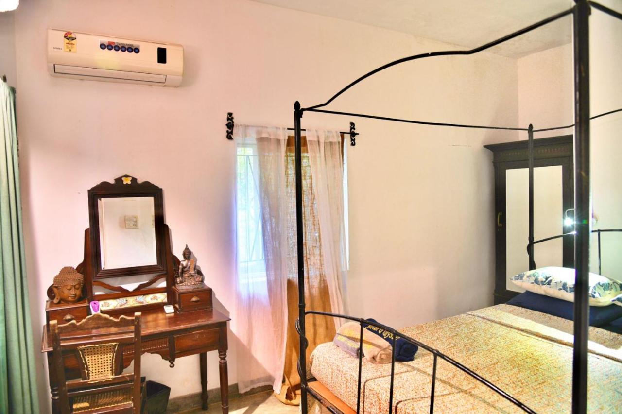 Jardin D'Ulysse & Hard Rock Bed & Breakfast Morjim Exterior photo