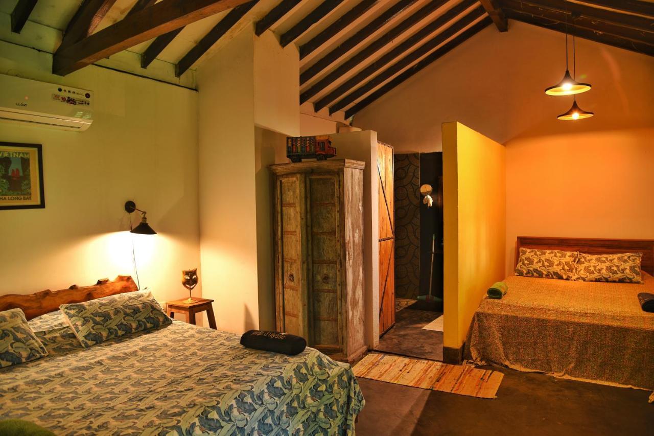 Jardin D'Ulysse & Hard Rock Bed & Breakfast Morjim Exterior photo